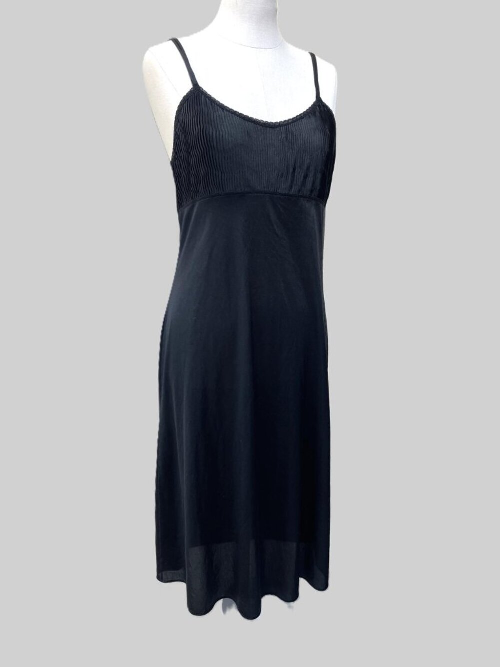 Vanity Fair Black Pleated Bodice Nightgown (S)